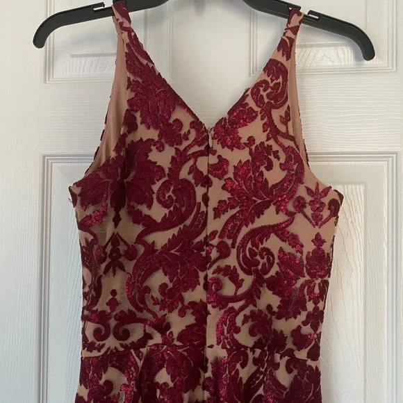 Dress the Population - Karen Plunging Lace Gown - Red - Size M - Picture 12 of 16